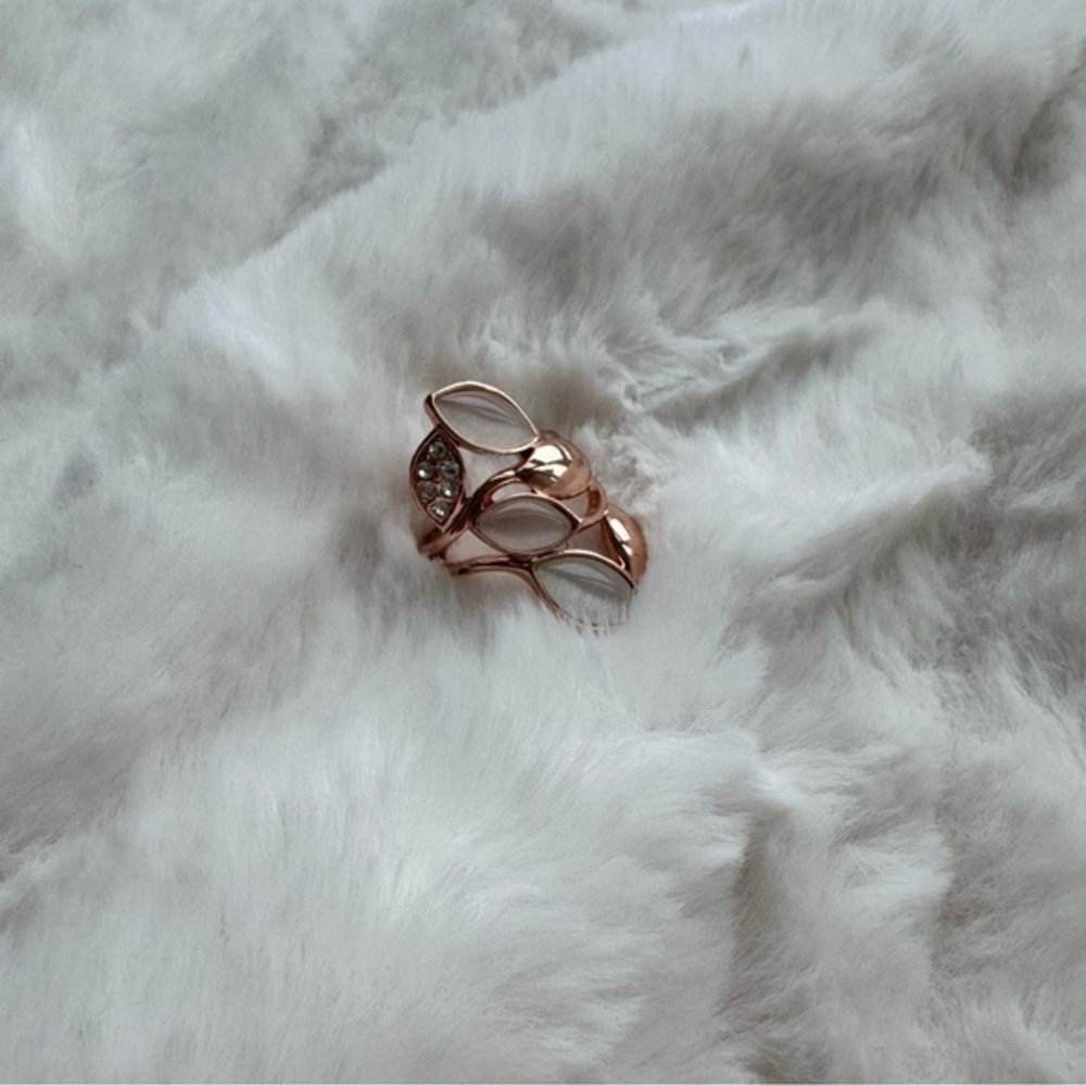 Rose Gold Leaf Ring